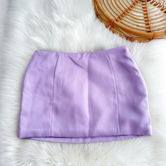 NWOT House Of Cb Elodie Orchid Satin Mini Skirt in Lilac Purple Satin - Picture 5 of 9